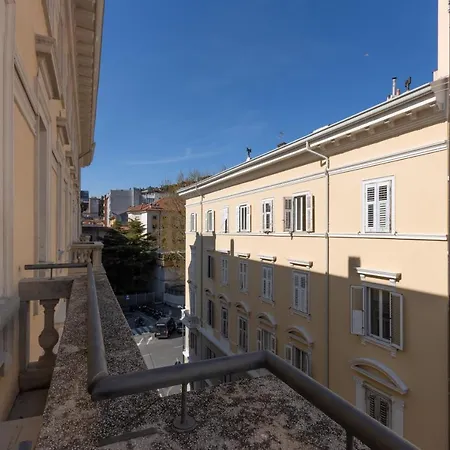 The House Of Joy - Luminoso - Clima - Balcone * Triëst